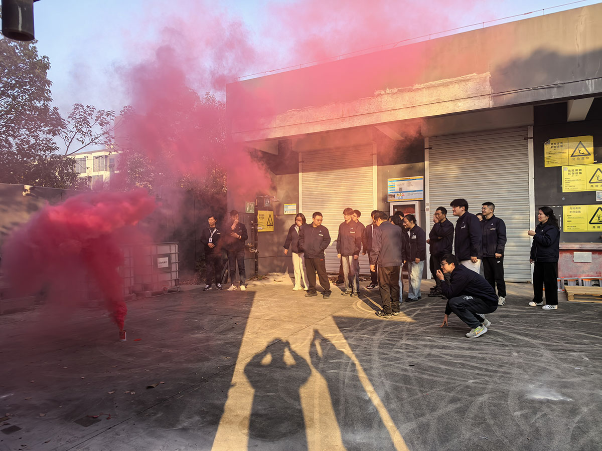 南京康尼科技开展消防实战演练,沉浸式体验筑牢“防火墙”